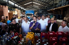 Kemendag Gerebek Pabrik Oli Palsu di Tangerang, Ini Respons Aspelindo