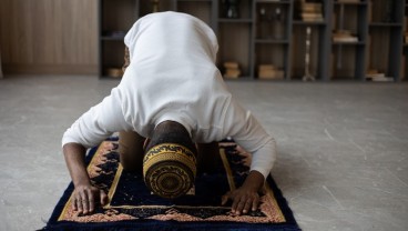 Bacaan Adzan dan Iqomah Lengkap, Latin, Arab beserta Artinya