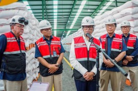 Pastikan Stok Aman, Wamen BUMN Tinjau Langsung Gudang…