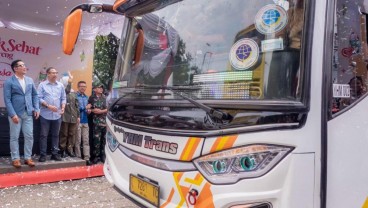 Ridwan Kamil Lepas 1.000 Peserta Mudik Gratis di Bapenda Jabar