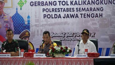 Tinjau Tol Kalikangkung, Menko PMK Imbau Pemudik Bawa Sopir Cadangan