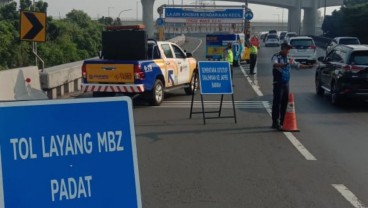 Jalan Tol MBZ Arah Cikampek Macet Total, Sistem Buka Tutup Diberlakukan!