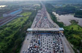 Jalan Tol Jakarta Cikampek Macet Total, Ribuan Kendaraan Terjebak di MBZ dan Contraflow