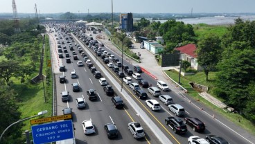 Macet! One Way Diperpanjang dari KM 68 Tol Japek Hingga GT Kalikangkung