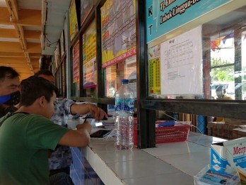 Arus Mudik 2023: Pemudik Tujuan Sumatra Padati Terminal Bus Kampung Rambutan