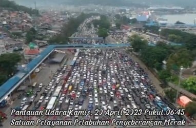 Pemudik Curhat Nyeberang 1 Jam, Antre Masuk Pelabuhan Merak 4 Jam