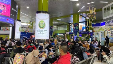 Curhat Pemudik di Tengah Riuh Stasiun Gambir H-2 Lebaran