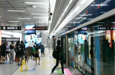 Bagi Warga yang Tak Mudik, Rekreasi Dalam Kota Naik MRT Jadi Pilihan