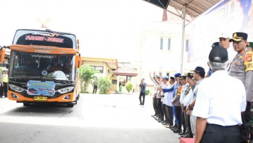 Wali Kota Dumai Melepas Rombongan Mudik Bareng BUMN ke Padang dan Medan