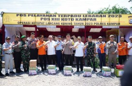 Jelang Lebaran, Gubernur Kunjungi Titik Rawan Longsor di Perbatasan Riau-Sumbar