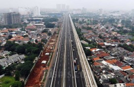 H-1 Lebaran: Arus Lalu Lintas Tol Jakarta-Cikampek Ramai Lancar