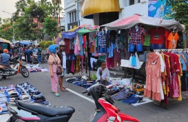 Berburu Baju Lebaran di Pasar Pagi Tugu Pahlawan
