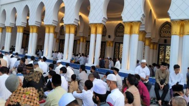 Jokowi Salat Idulfitri di Solo, Guru Ngajinya Jadi Khatib