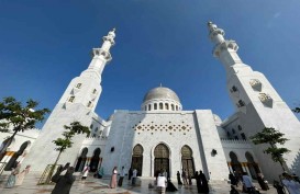 Melihat Kemegahan Masjid Raya Sheikh Zayed Tempat Jokowi Salat Idulfitri