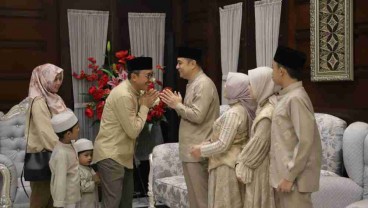 Idulfitri 2023 : Wali Kota Eri Sambut Warga Surabaya di Rumah Dinas