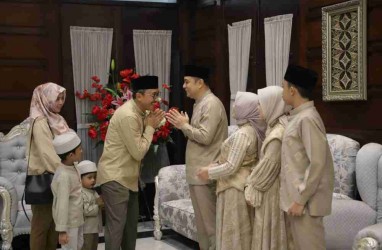 Idulfitri 2023 : Wali Kota Eri Sambut Warga Surabaya di Rumah Dinas