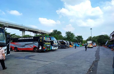 H-1 Lebaran, 14.608 Orang Mudik dari Terminal Kampung Rambutan
