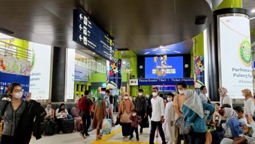 Stasiun Gambir Masih Ramai, Ini Alasan Mudik saat Idulfitri