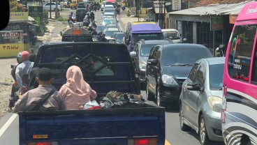 H+1 Lebaran, Jalur Bandung-Cirebon via Sumedang Macet 10 Km