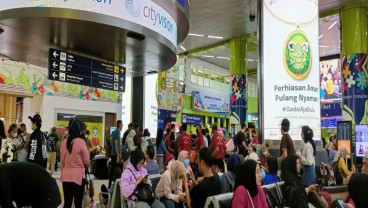 Hari Kedua Lebaran, Stasiun Gambir Masih Ramai