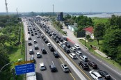 Tips Mengatasi Rasa Frustasi dan Bosan saat Terjebak Macet di Tol