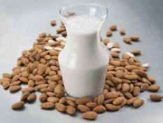 Susu Almond Lebih Baik Daripada Susu Sapi? Ini Faktanya