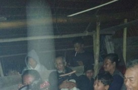 Foto Pengungsi Warga Mentawai Setelah Gempa Magnitudo 7,3