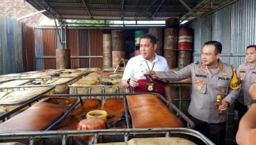 Polrestabes Palembang Ciduk Gudang Penampungan Minyak Hasil Illegal Drilling, Temukan 28 Ton BBM Ilegal