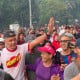 Ganjar Lari di GBK, Warga Jakarta Berebut Minta Foto