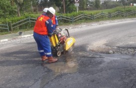 Demi Kelancaran Berkendara, PHR Perbaiki Jalan Berlubang di Rumbai