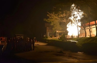 Semburan Api di Rest Area Tol Cipali Masih Berkobar, Penanganan Terus Dilakukan