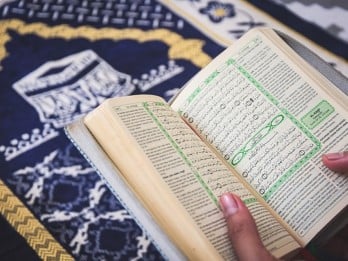 Surat Al Waqiah Ayat 35-38 Lengkap dengan Latin dan Cara Mengamalkannya