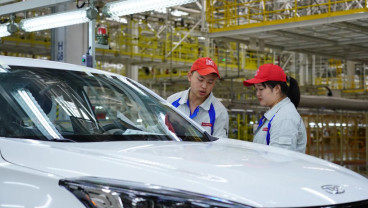 Performa Manufaktur China Loyo, Bayangi Target PDB 5 Persen