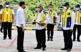 Presiden Jokowi Cek Langsung Kondisi Jalan Rusak di Lampung Hari Ini