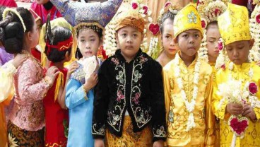 Siswa SD dan SMP di Makassar akan Gunakan Baju Adat Tiap Awal Bulan