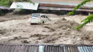 Fakta Banjir Bandang di Pemandian Sambahe: Mobil Hanyut hingga Wisata Hancur