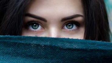 Ini Tips Untuk Membuat Alis Tebal Secara Alami