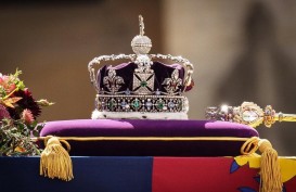 Mengintip Mewahnya Mahkota Raja Charles III, Harganya Capai Rp826 Miliar