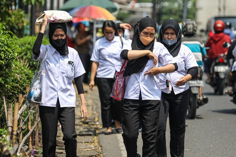 Penyerapan Tenaga Kerja,  Ironi di Tengah Pertumbuhan Ekonomi