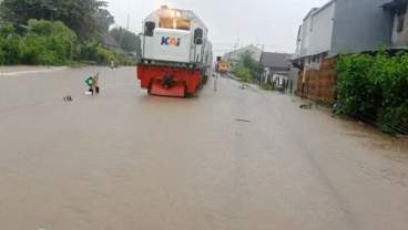 Banjir Kalibaru Mengganggu Perjalanan KA Sritanjung