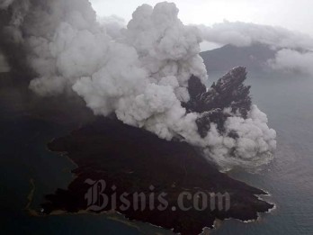 Gunung Anak Krakatau Kembali Erupsi, Tinggi Letusan 2,5 Km!
