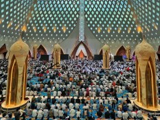 Khofifah Takjub dengan Detail Bangunan Masjid Al Jabbar