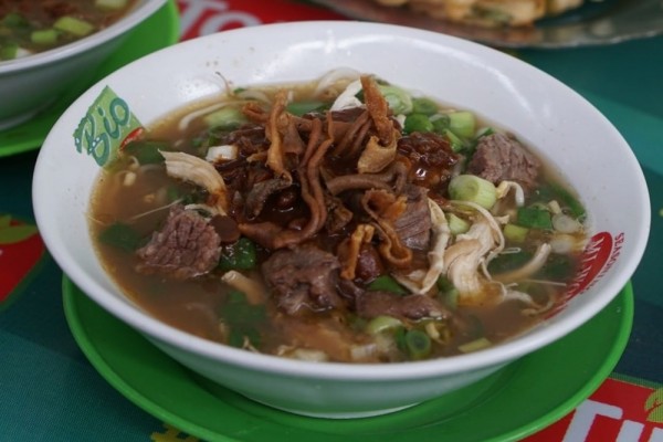 7 Makanan Khas Tegal yang Sayang untuk Dilewatkan - soto tauco (instagram.com_infotegal)