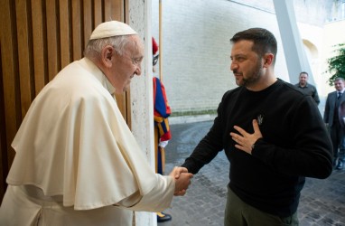 Perang Rusia Vs Ukraina: Zelensky Bertemu Paus Francis di Vatikan