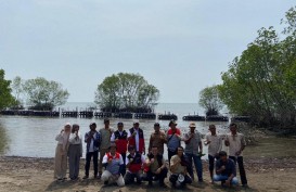 MUJ ONWJ Bangun Alat Pemecah Ombak di Pesisir Pulau Burung Subang Cegah Abrasi