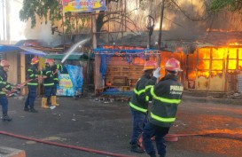 Kebakaran Puluhan Kios PKL di Padang, Kerugian Mencapai Rp1,2 Miliar