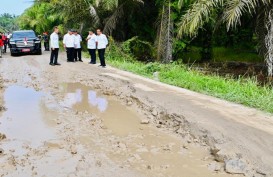 Pak Jokowi, Ini Dampak Jika Jalan Rusak di Daerah Tak Segera Diperbaiki
