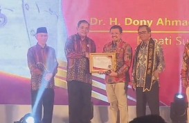 Dony Ahmad Munir Bupati Terbaik se-Indonesia Soal Keterbukaan Informasi Publik
