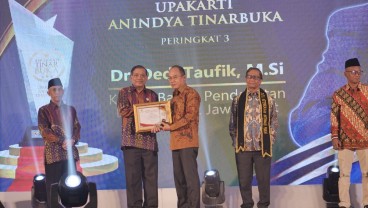 Inovasi Samsat Information Center Antarkan Bapenda Jabar Raih Anugerah Tinarbuka