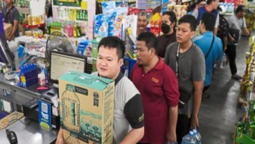 Malaysia Panic Buying Air Mineral, Warga Adu Mulut dan Berebut di Supermarket